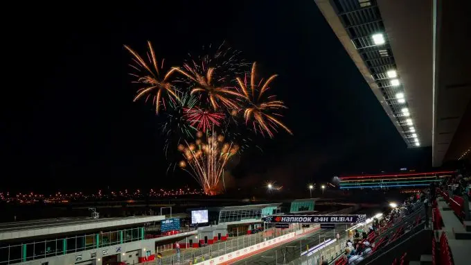 24H Dubai 2023 openingsfase foto 9
