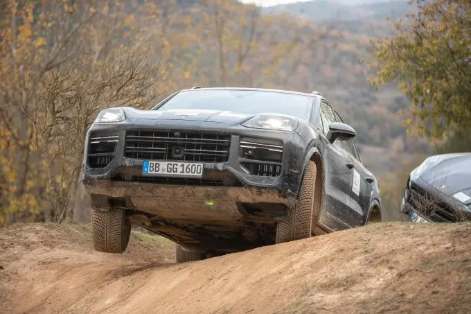 Duurtest vernieuwde Porsche Cayenne foto 2