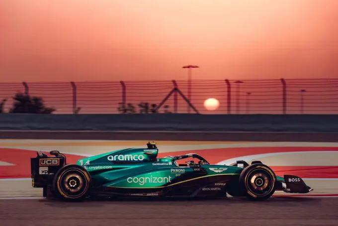 Fernando alonso F1 Aston Martin Bahrein Foto 2