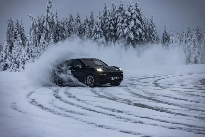 Duurtest vernieuwde Porsche Cayenne foto 7