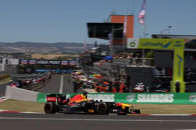 Bathurst 12H Red Bull RB7 demo Liam Lawson foto 5