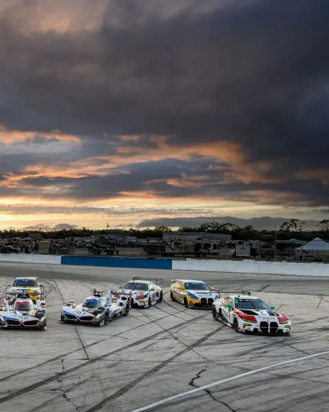 BMW M Hybrid V8 Twelve Hours of Sebring 2023 foto BMWs at Sebring