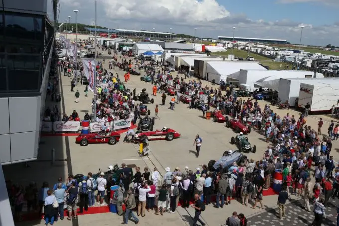 Silverstone 75th Anniversary Grand Prix Trophy foto 12