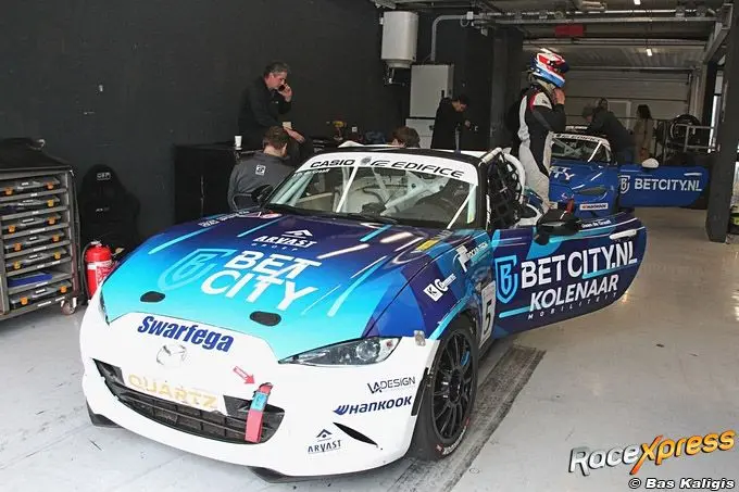 Betcity Mazda MX5 van Timo en Daan de Graaff