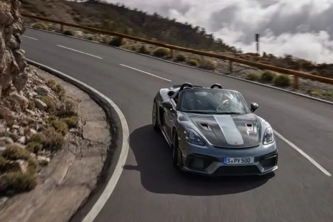 Porsche 718 Spyder RS foto 6