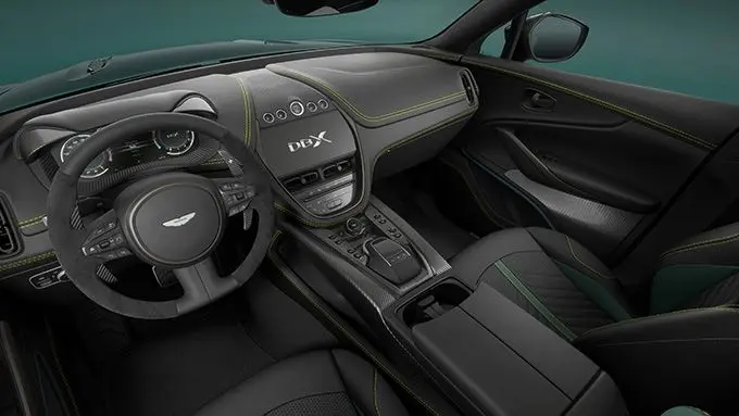 Aston Martin DBX707