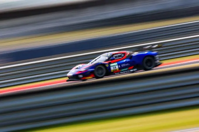 DTM terugkeer Zandvoort foto 17 ferrari onderweg
