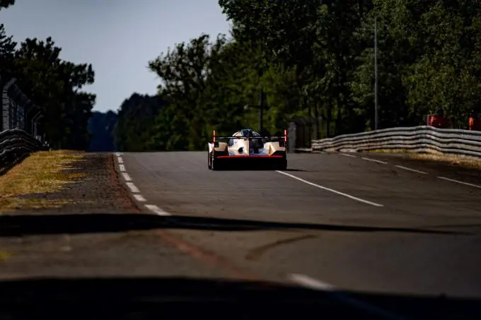 24H Le Mans 2023 #38 Hertz Team JOTA Porsche 963 foto 7