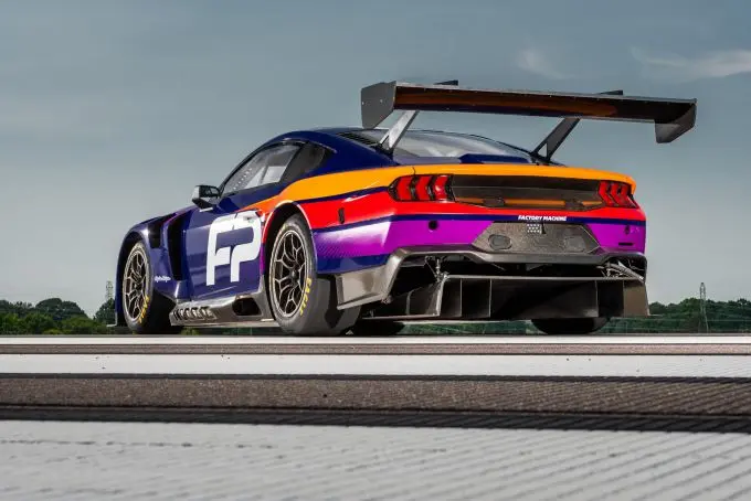 Ford_Mustang_GT3_Dark_Horse_2 achterzijde