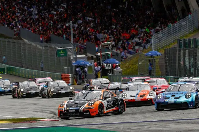 Porsche Mobil 1 Supercup Red Bull Ring Spielberg foto 3 Loek Hartog voorop