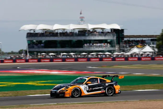Porsche Mobil1 Supercup Silverstone Nr25 Larry ten Voorde