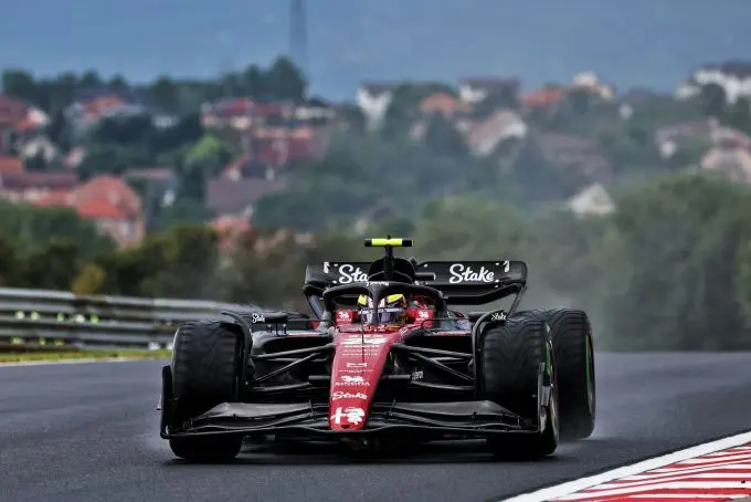 Alfa_Romeo_actie_front_2023_Hungarian_Grand_Prix