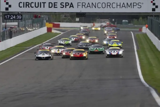 Team RaceArt-Kroymans zegeviert in Spa-Francorchamps foto 2