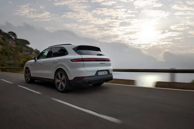 Porsche Cayenne S E-Hybrid foto 6