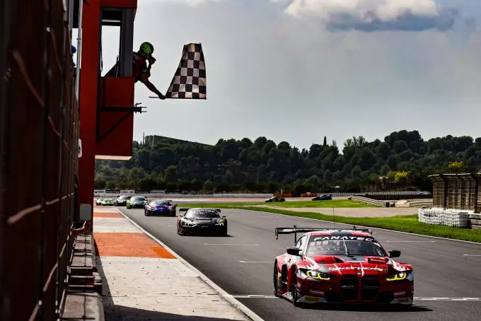Valencia GT World Challenge Europe_Sprint_Cup Vanthoor en Weerts winnaar met BMW op zondag