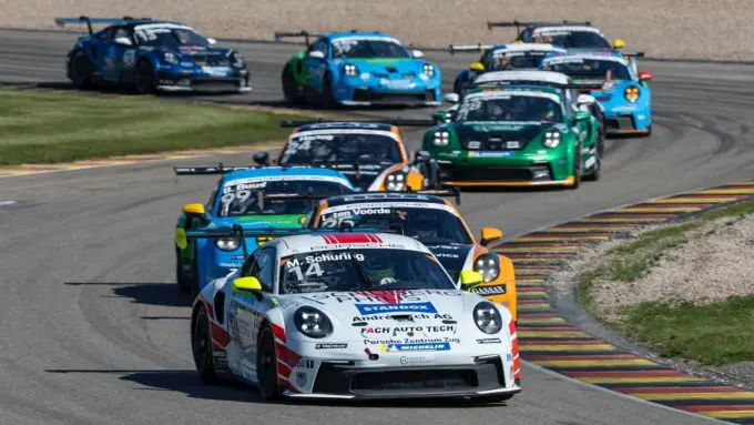 Porsche Carrera Cup Deutschland Sachsenring 2023 Morris_Schuring_voert_het_veld_aan