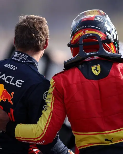 Twee_voormalige_teamgenoten_Verstappen_en_Sainz