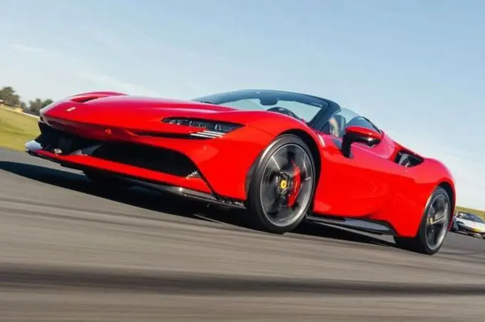 FERRARI SF90 SPIDER
