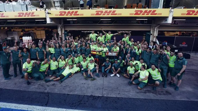Aston_Martin_P3_en_P5_GP_Brazilie