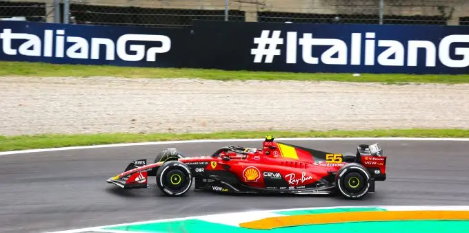 Carlos Sainz F1 Ferrari GP Monza 2023 RX foto Peter Vader