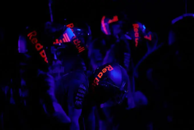 Red_Bull_crew_at_work