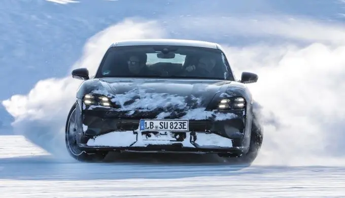 Porsche Taycan 2024 Foto 6