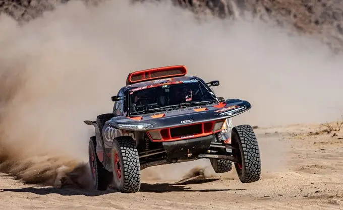 Carlos Sainz en Lucas Cruz Audi RS Q e-tron