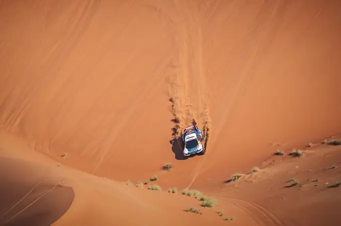 tijdsverlies voor titelverdediger Nasser Al-Attiyah