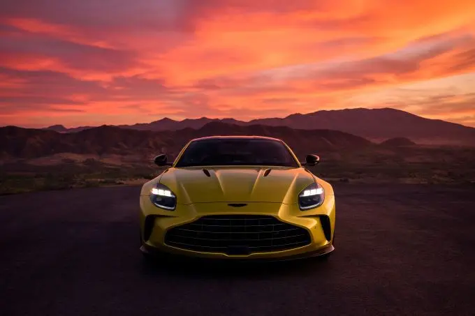 Aston Martin Vantage intro febr 2024 Foto 2