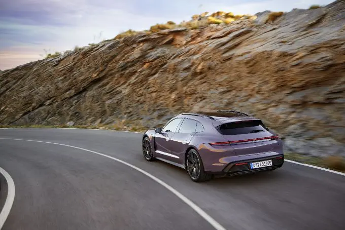 Nieuwe Porsche Taycan foto 10