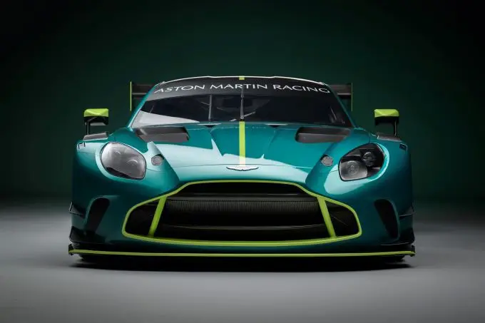 Aston_Martin_Vantage_GT3_03