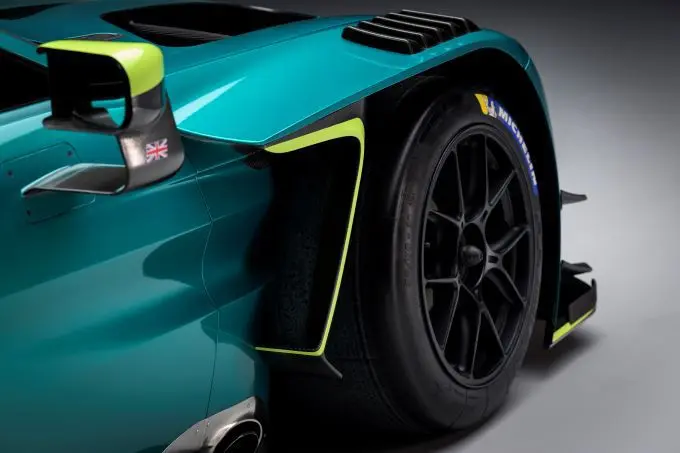 Aston_Martin_Vantage_GT3_05