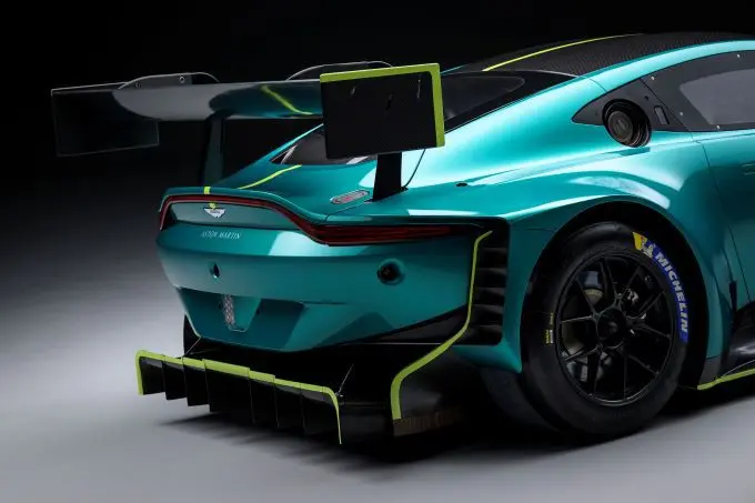 Aston_Martin_Vantage_GT3_07
