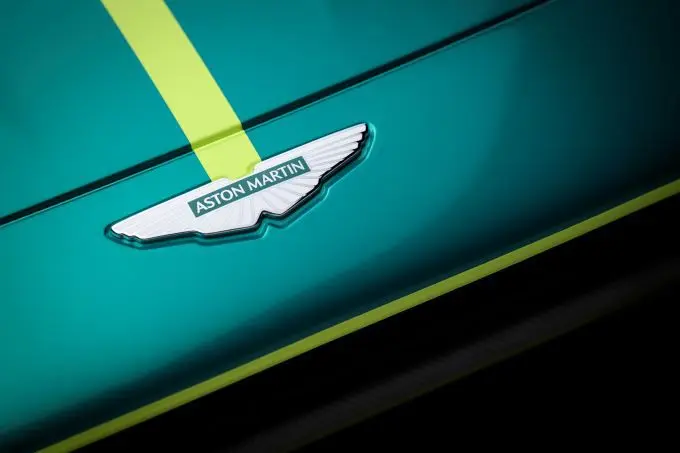 Aston_Martin_Vantage_GT3_02