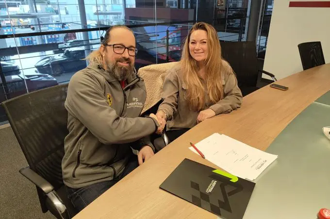 Laura van den Hengel tekent deal bij Ferrari met Mertel Motorsport!