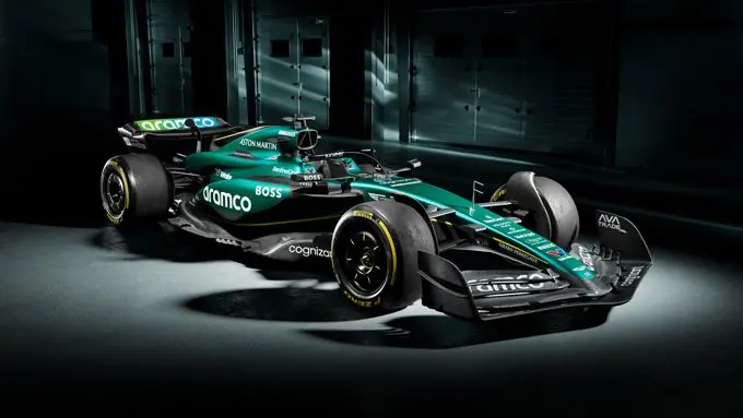 AMR24 van Fernando Alonso en Lance Stroll