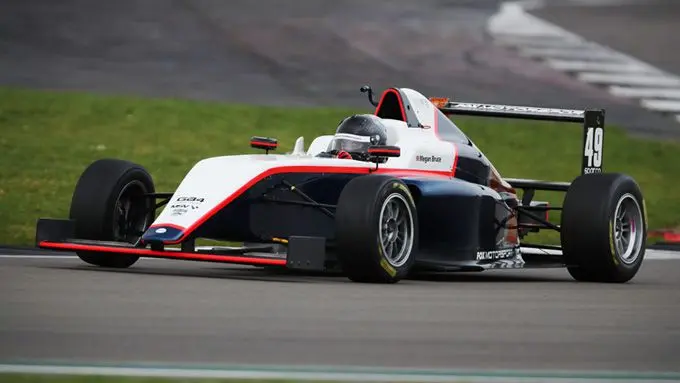 Megan Bruce bij Fox Motorsport
