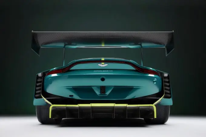 Walkenhorst_Aston_Martin_Vantage_GT3_05