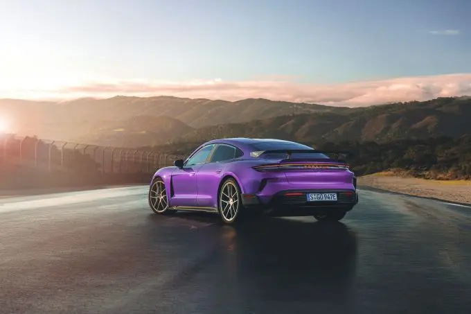 Porsche Taycan Turbo GT foto 17