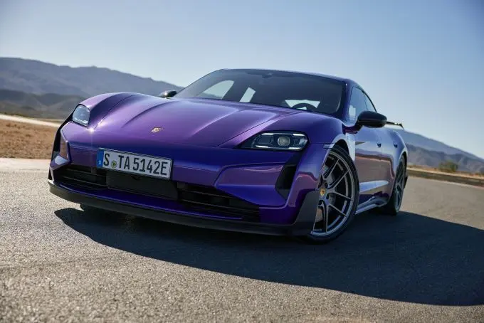 Porsche Taycan Turbo GT foto 7