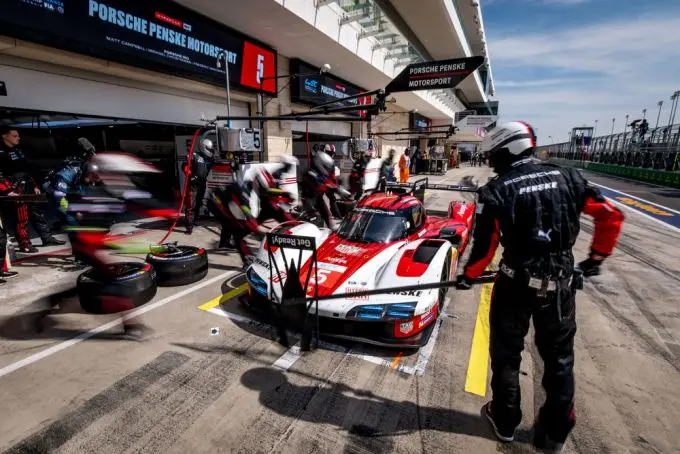 Porsche Penske Motorsport FIA WEC Qatar 1812kms Foto 8