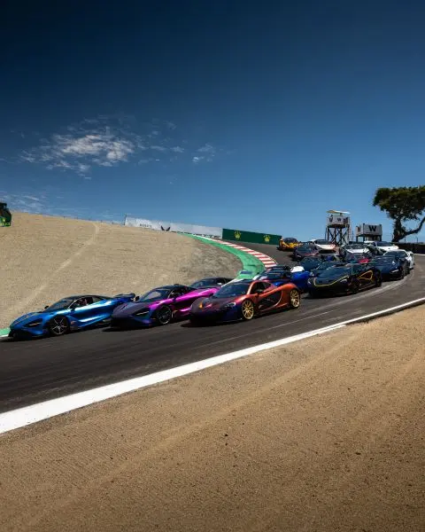 McLaren_supercars_on_track