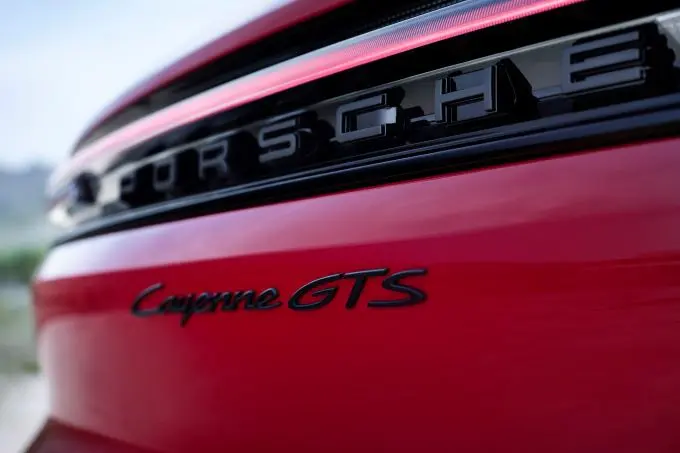 Prestaties, comfort en exclusiviteit: de nieuwe Porsche Cayenne GTS Foto 10