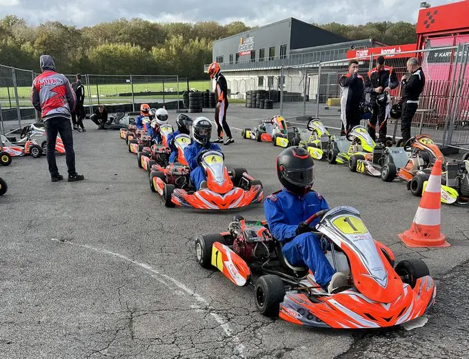 Doe mee met je kids of met een stel vrienden of collega's aan de DFK Kart Experience