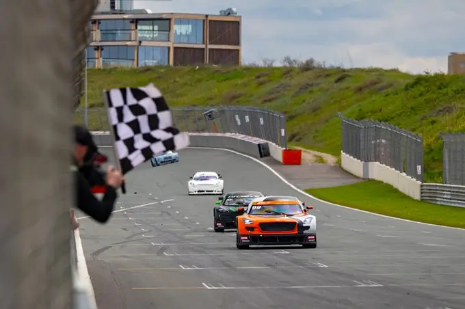August Therbo (MV2S) won 4 keer vóór Romain Damiani(GTDrive Racing)