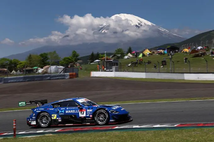 Nissan Z NISMO GT500 scoort 1-2-klassering op Fuji