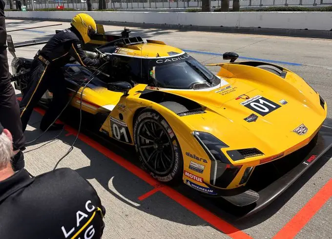 Renger van der Zande nr. 01 Cadillac V-Series.R.
