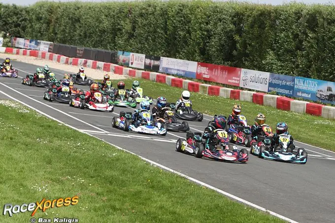 start NK met nummer 13 aan kop: Kay Miegielsen