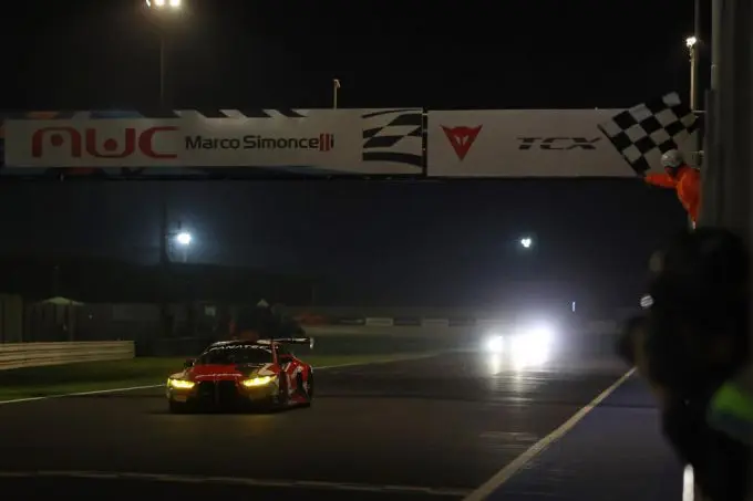 GT World Challenge Misano Vanthoor en Weerts als winnaar over de eindstreep