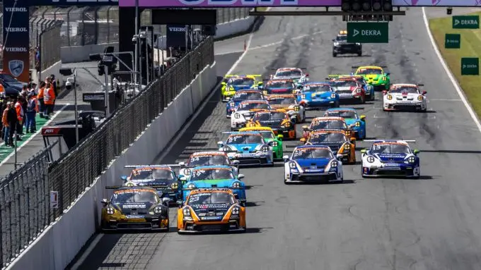 Porsche Sixt Carrera Cup Deutschland Zandvoort Start_Race_2_Zondag_PSCCD_Zandvoort